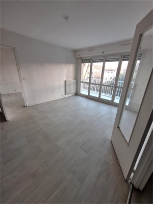 appartement ancien à la vente -   93160  NOISY LE GRAND, surface 43 m2 vente appartement ancien - UBI449207630